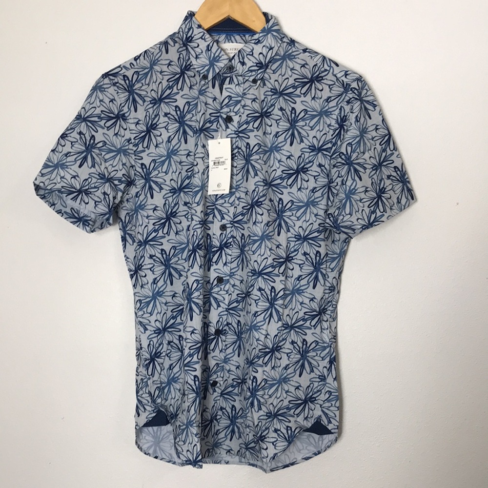 Con.Struct shirt buttons, short sleeves. Floral print blues, Small